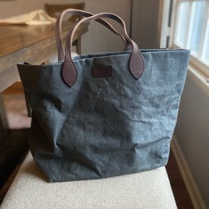 UASHMAMA Tote - An eco-friendly bag made from washable paper.